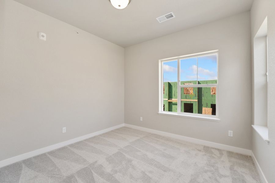 Spacious, unfurnished interior of a new home in The Lakes at Centerra, Loveland (Image 20).