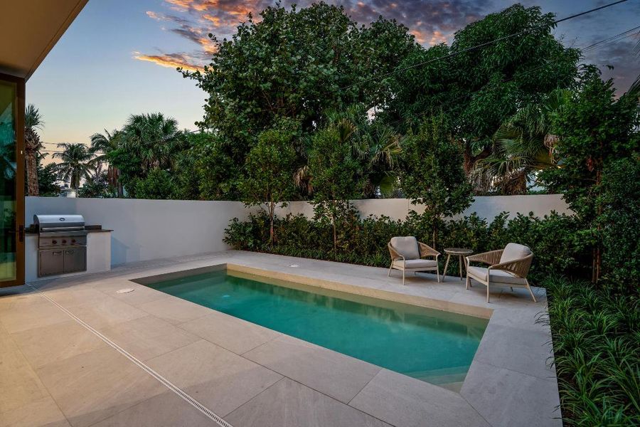 mls_POOL_TO_VIEW_3_DT_SUNSET