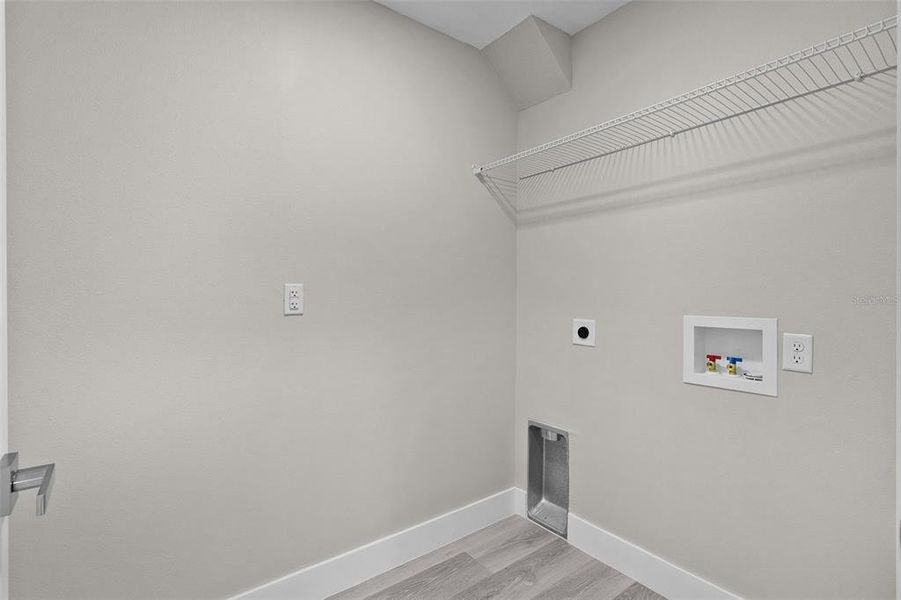 Spacious, unfurnished interior of a new home in , Ocklawaha (Image 34).