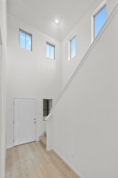 Spacious, unfurnished interior of a new home in Trinity Ranch, Elgin (Image 32).
