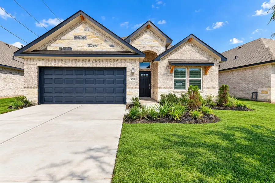 Front exterior of a new home in Ashland, Houston, TX, highlighting curb appeal (Image 2). Front exterior of a new home in Ashland, Houston, TX, highlighting curb appeal (Image 2).
