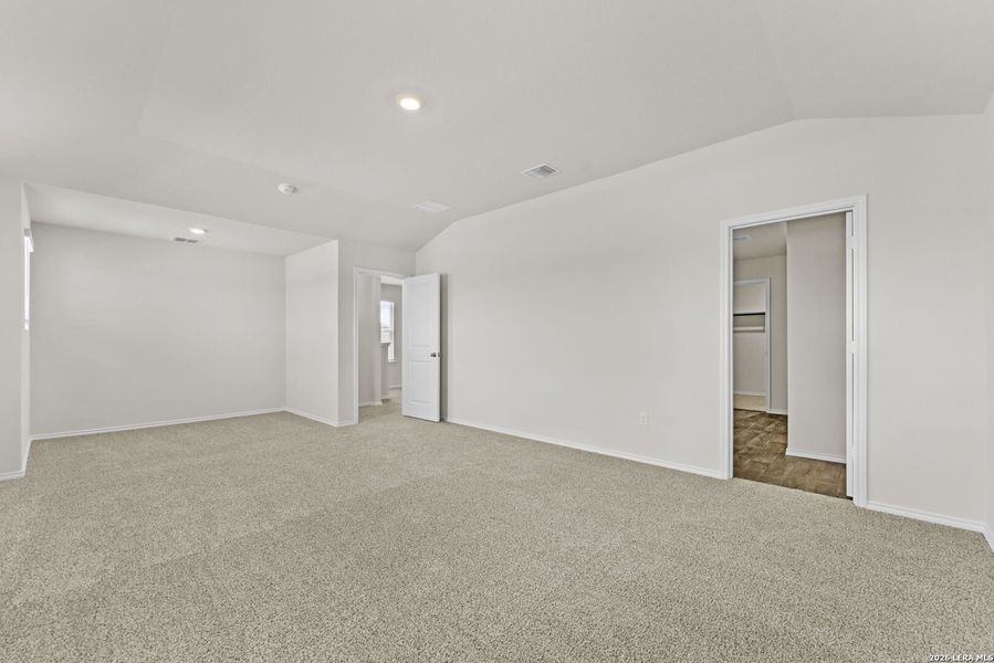 Spacious, unfurnished interior of a new home in Laurel Vistas, San Antonio (Image 29). Spacious, unfurnished interior of a new home in Laurel Vistas, San Antonio (Image 29).