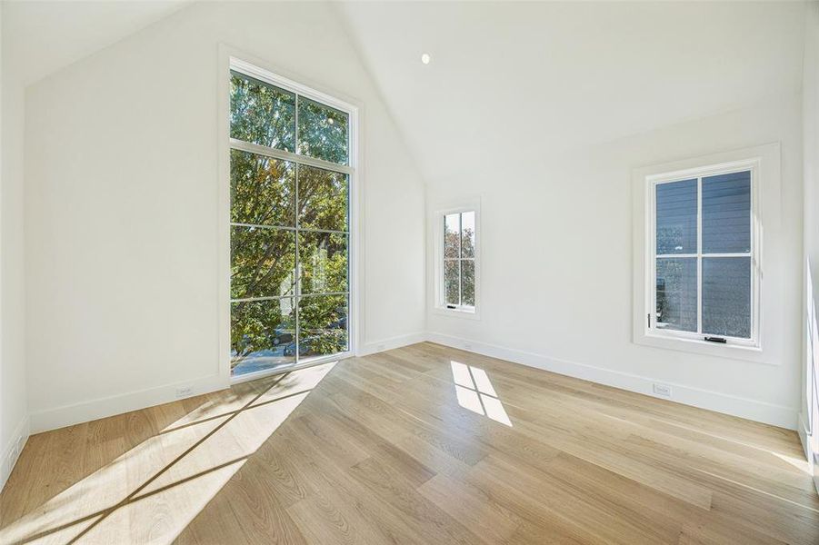 Spacious, unfurnished interior of a new home in , Dallas (Image 26).