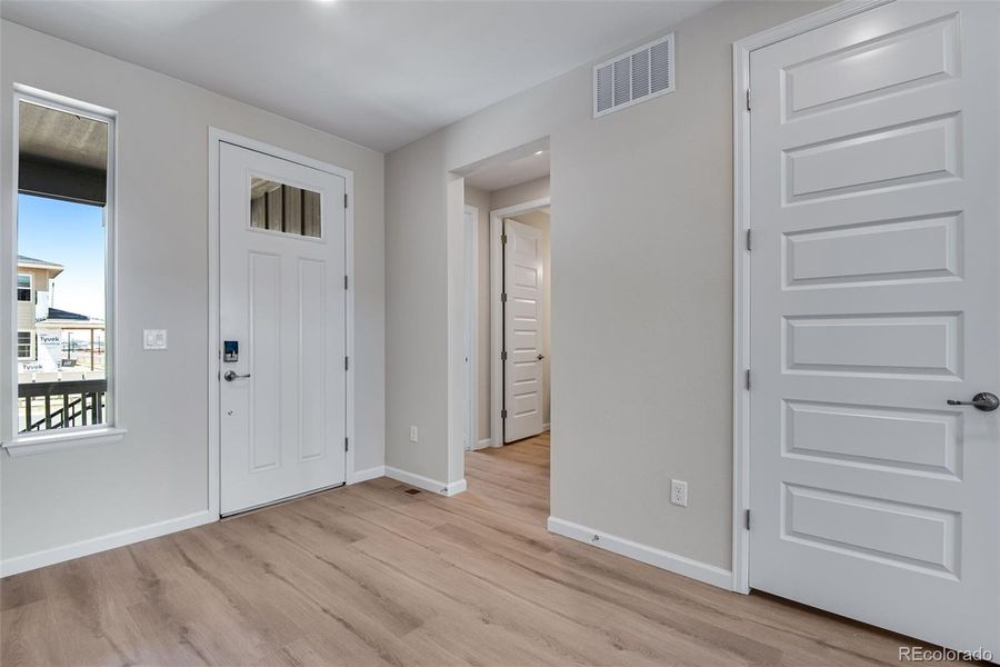 Spacious, unfurnished interior of a new home in Ensemble at The Aurora Highlands, Aurora (Image 36).