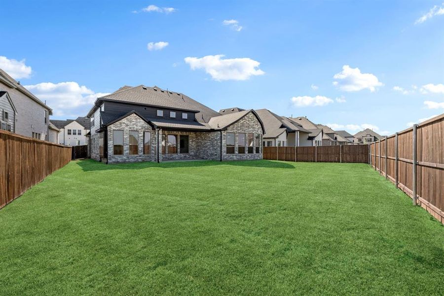 Exterior details and patio area of a home in Sandbrock Ranch, Aubrey (Image 3).