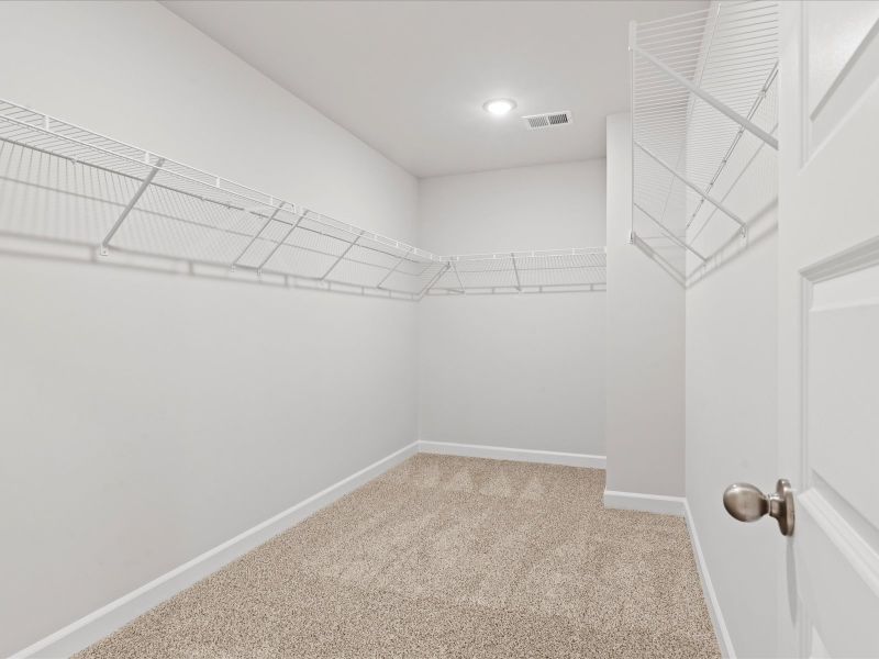 Spacious, unfurnished interior of a new home in Collier Ridge, Moore (Image 31).