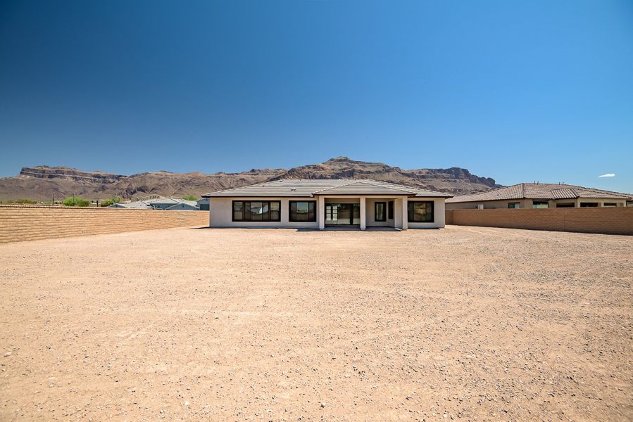 Exterior details and patio area of a home in Estates at Kings Ranch, Gold Canyon (Image 28).