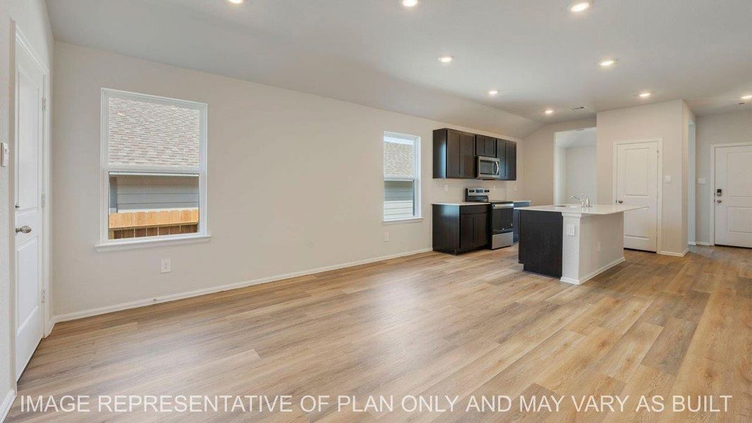 Spacious, unfurnished interior of a new home in Wilkins Valley, Brenham (Image 10).