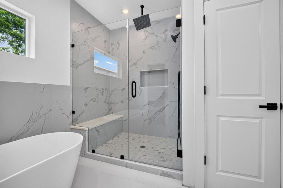 Grand rain shower with head and hand shower Grand rain shower with head and hand shower