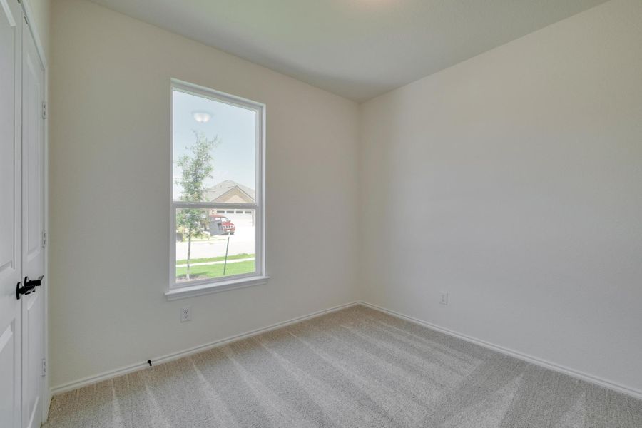 Spacious, unfurnished interior of a new home in Mustang Valley, Manor (Image 19).