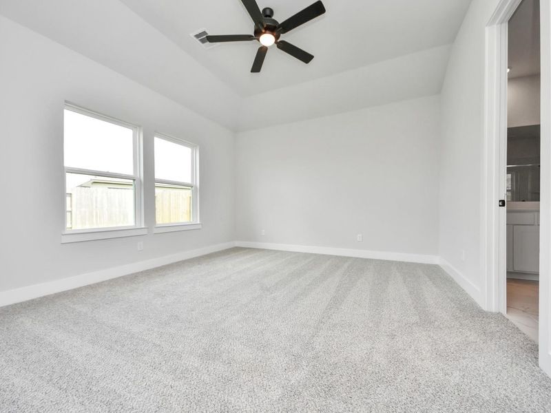 Spacious, unfurnished interior of a new home in Sunterra, Katy (Image 26). Spacious, unfurnished interior of a new home in Sunterra, Katy (Image 26).