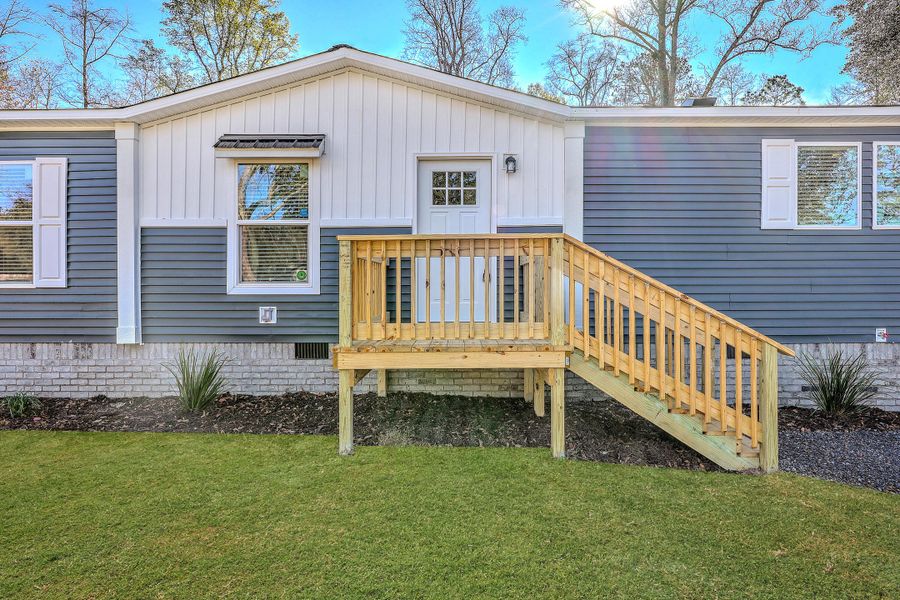 Exterior details and patio area of a home in , Summerville (Image 14).