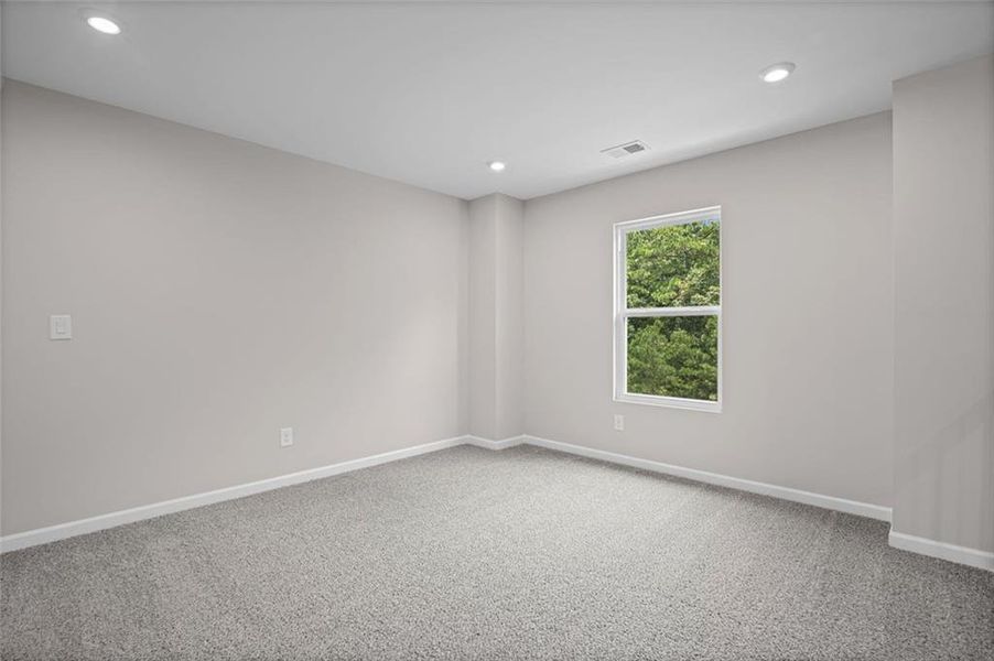 Spacious, unfurnished interior of a new home in Pickens Bluff, Dallas (Image 31).