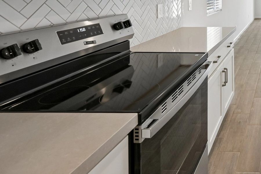 Representative images and renderings are for illustrative purposes. Actual structural options and design finishes of home may vary.