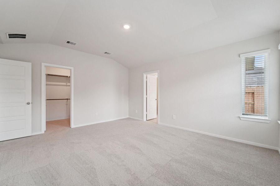 Spacious, unfurnished interior of a new home in Southwinds, Baytown (Image 19).