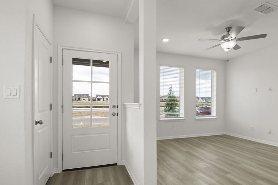 Spacious, unfurnished interior of a new home in Trace, San Marcos (Image 20). Spacious, unfurnished interior of a new home in Trace, San Marcos (Image 20).