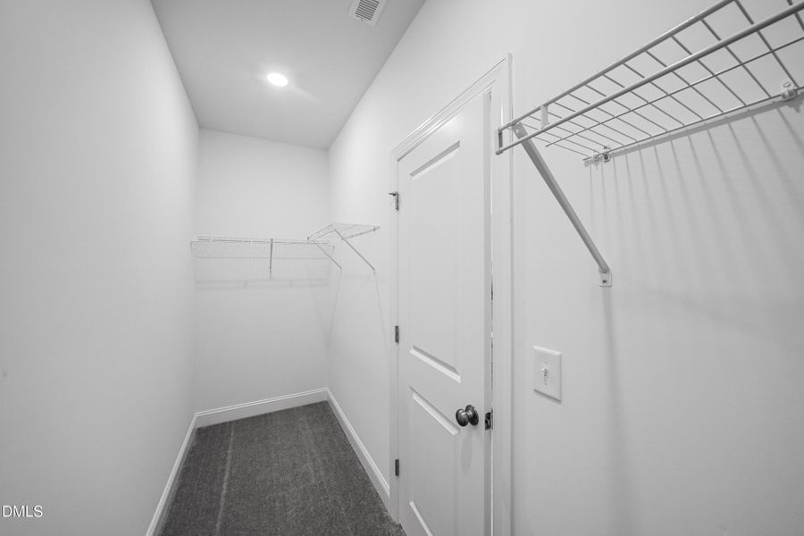 SUN_Stoneriver_Pic_EastmanIII_Closet_1of