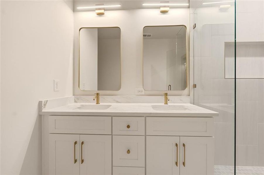 Image 33 of a home in .