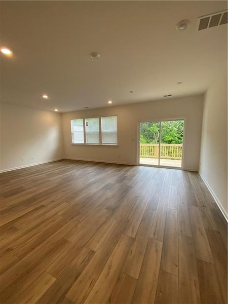 Spacious, unfurnished interior of a new home in , Doraville (Image 5).