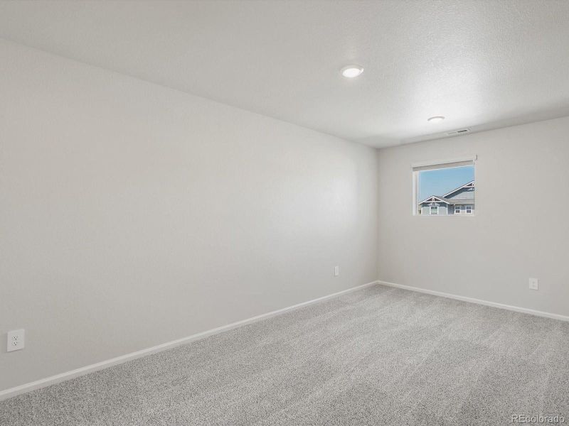 Spacious, unfurnished interior of a new home in Hidden Valley Farm, Severance (Image 16).