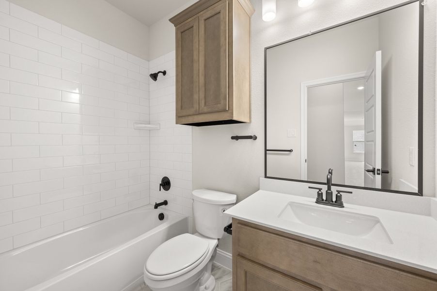 Furnished interior view inside a new home in Myrtle Creek, Waxahachie (Image 13).
