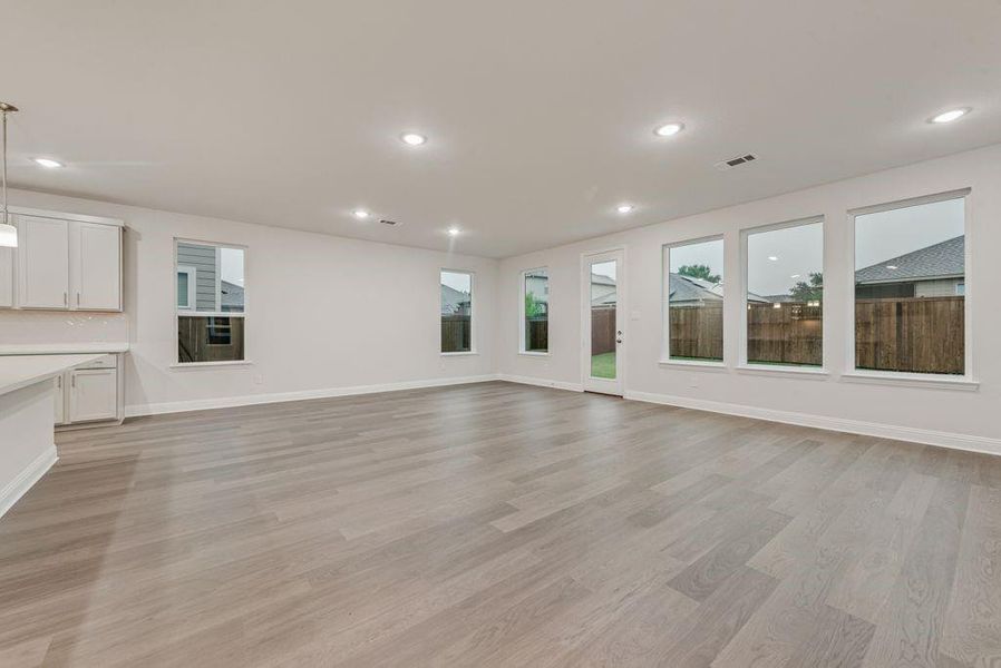 Spacious, unfurnished interior of a new home in Creekside of Crowley, Crowley (Image 17).