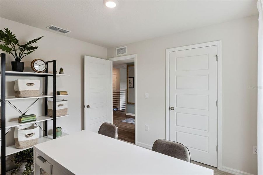 Furnished interior view inside a new home in Magnolia Pointe, Umatilla (Image 6).