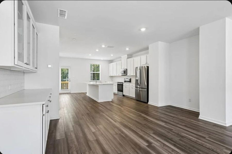 Spacious, unfurnished interior of a new home in Alder Creek, Cumming (Image 22).