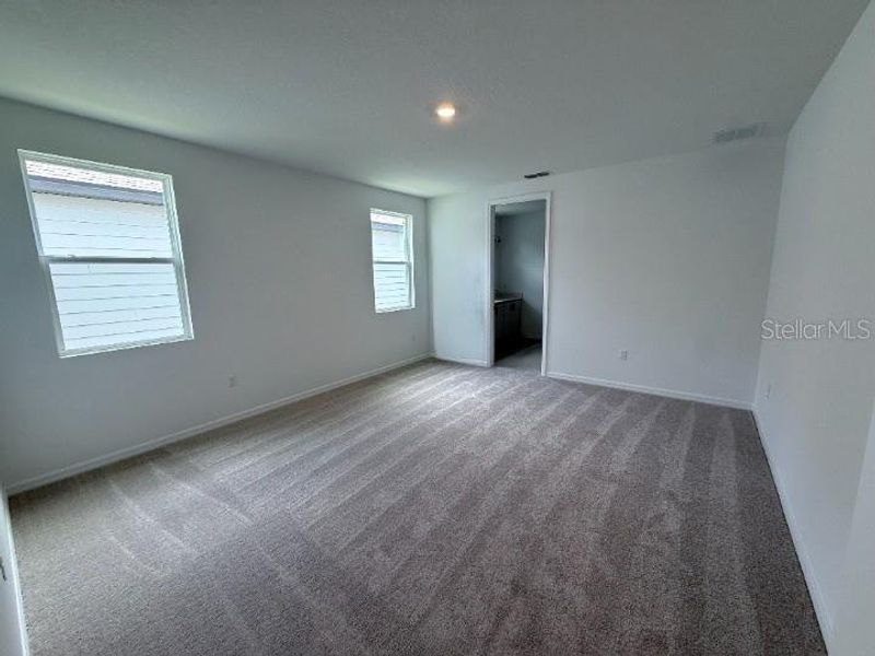 Spacious, unfurnished interior of a new home in , Mount Dora (Image 16).