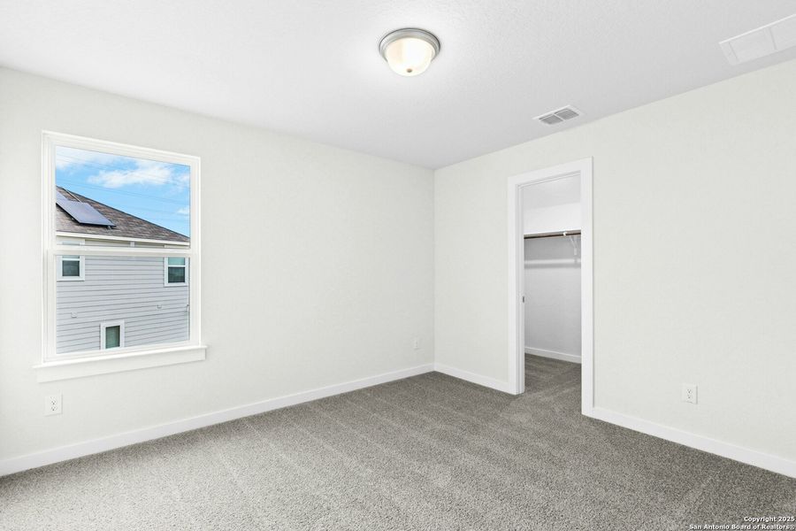 Spacious, unfurnished interior of a new home in Willowbrook, New Braunfels (Image 20).