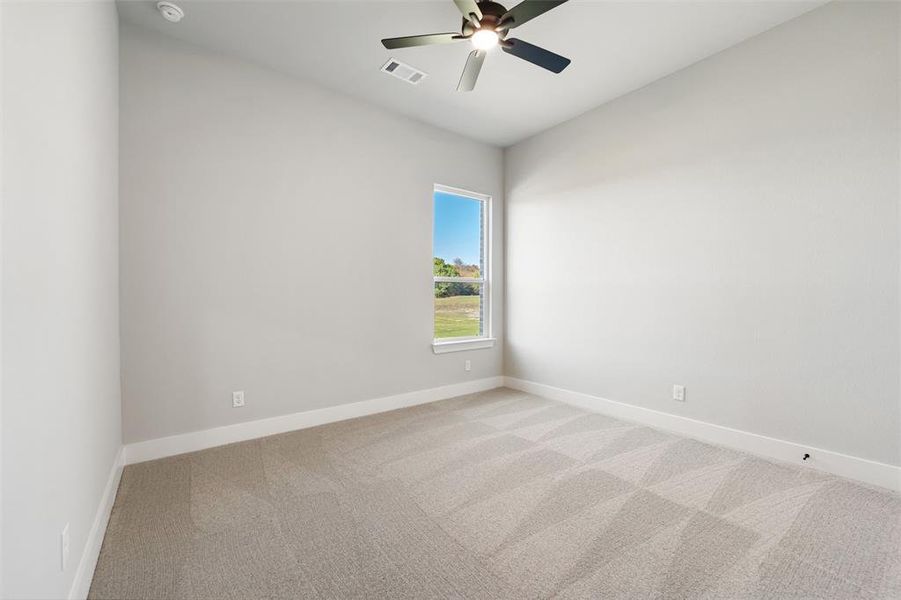 Spacious, unfurnished interior of a new home in King Crossing Estates, Van Alstyne (Image 32). Spacious, unfurnished interior of a new home in King Crossing Estates, Van Alstyne (Image 32).