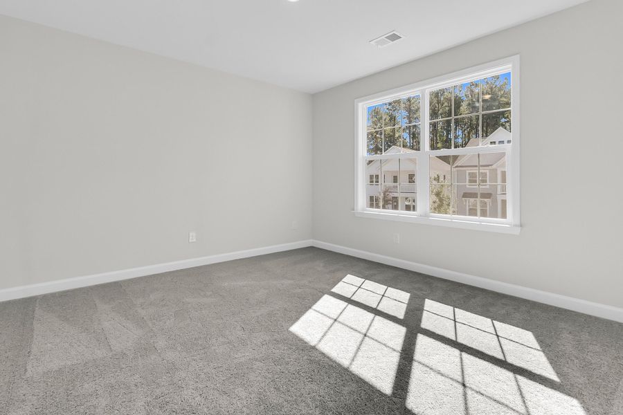 Spacious, unfurnished interior of a new home in Six Oaks, Summerville (Image 20).