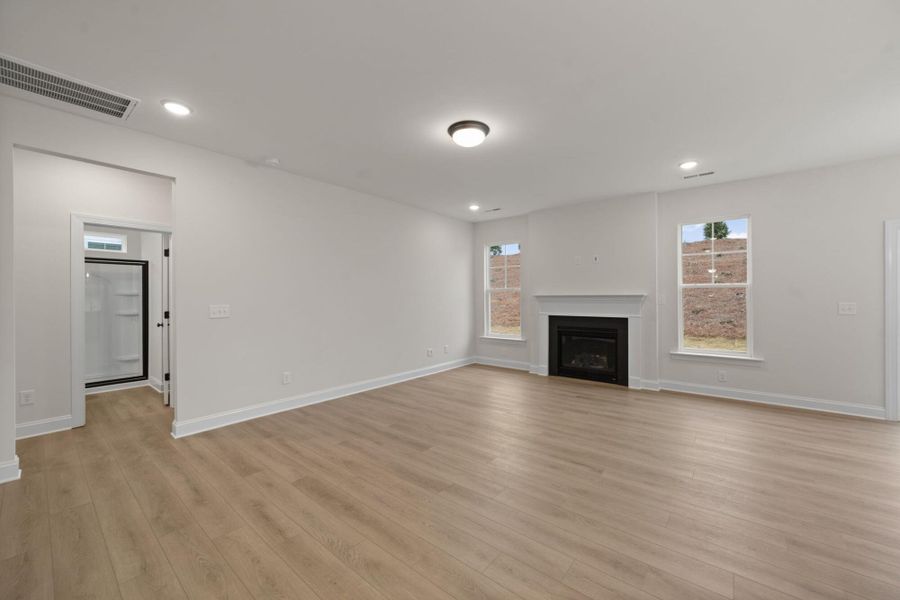 Spacious, unfurnished interior of a new home in Pisgah Park, Kernersville (Image 28).