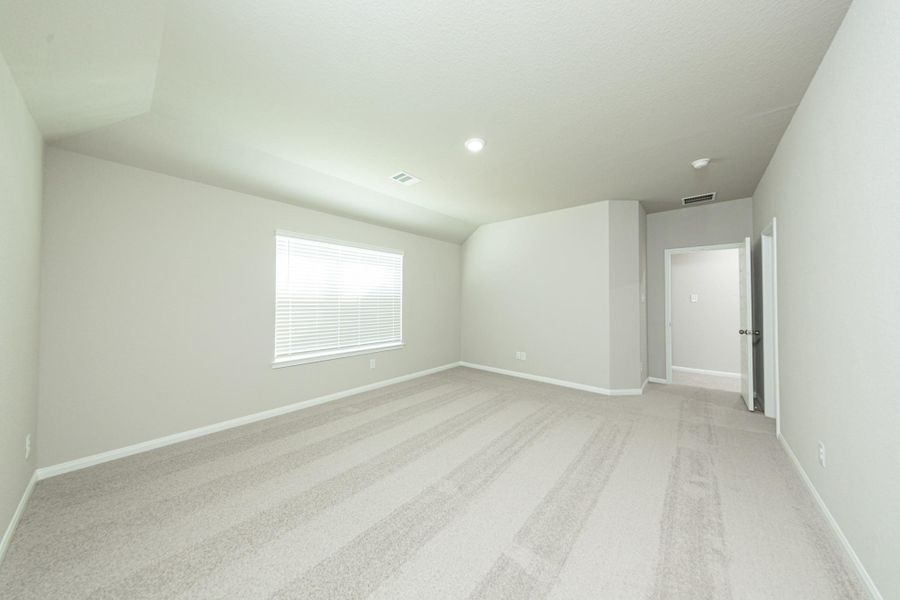 Spacious, unfurnished interior of a new home in Wayside Village, Houston (Image 15). Spacious, unfurnished interior of a new home in Wayside Village, Houston (Image 15).