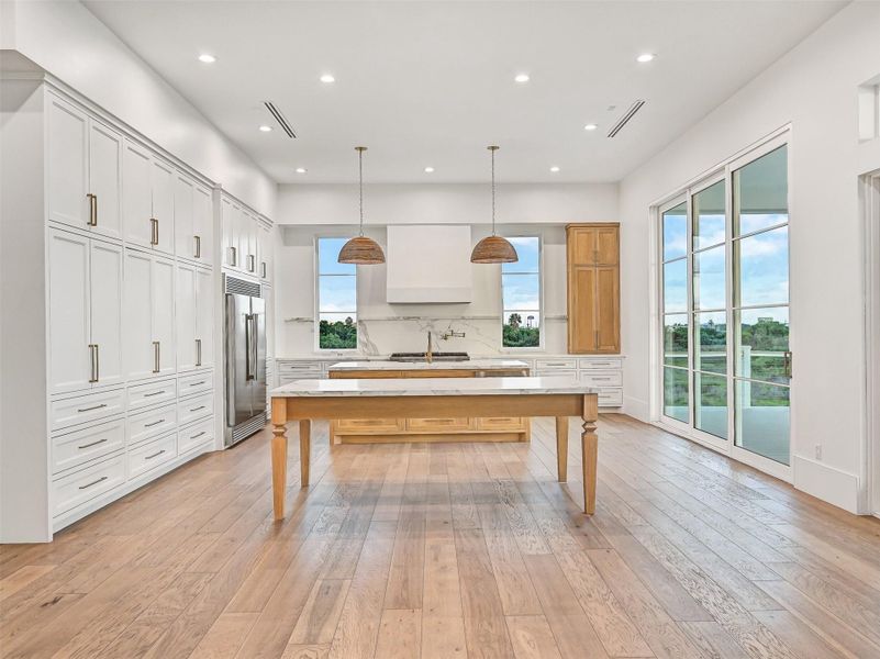 Furnished interior view inside a new home in , Galveston (Image 7).