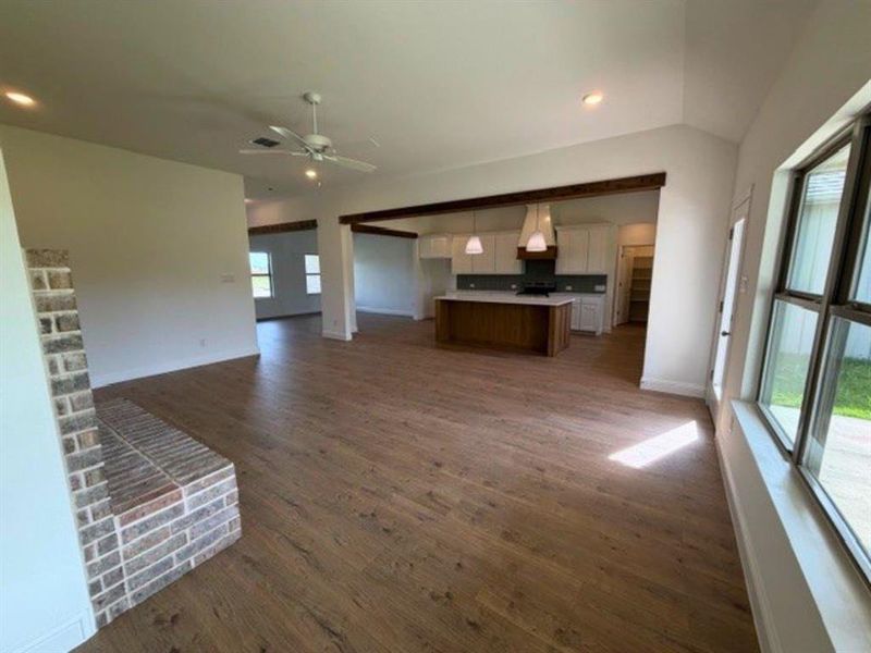 Spacious, unfurnished interior of a new home in , Sanger (Image 16).