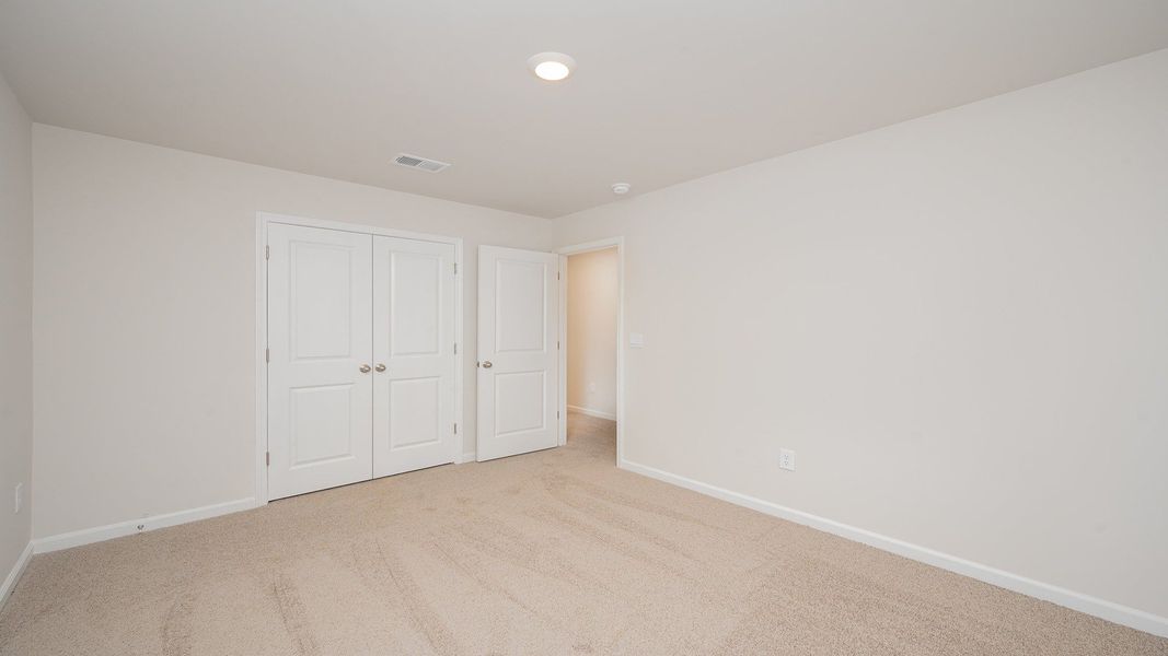 Spacious, unfurnished interior of a new home in Livingston Woods, Irmo (Image 20).
