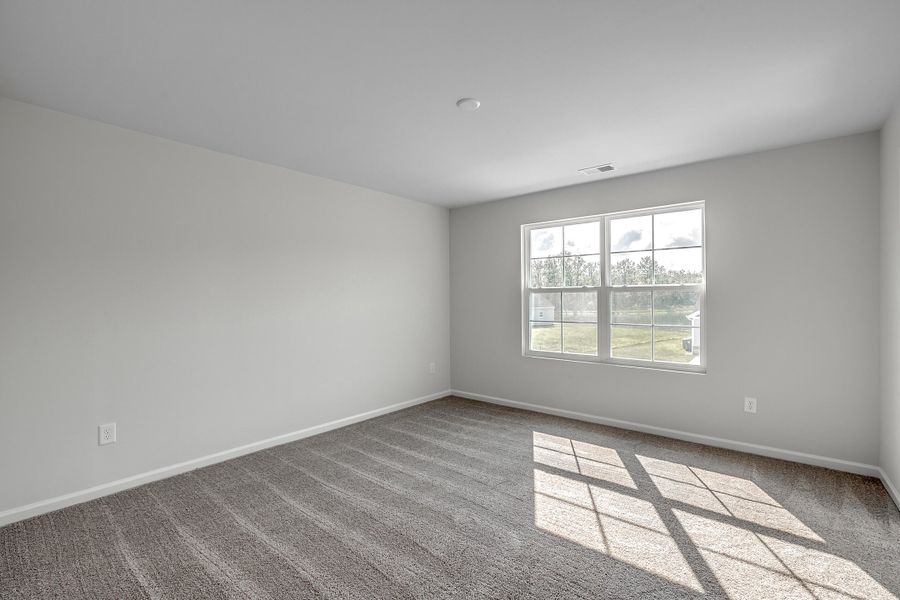 Spacious, unfurnished interior of a new home in Six Oaks, Summerville (Image 39).