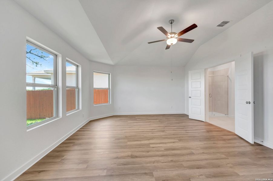 Spacious, unfurnished interior of a new home in Legacy Hills, San Antonio (Image 16).