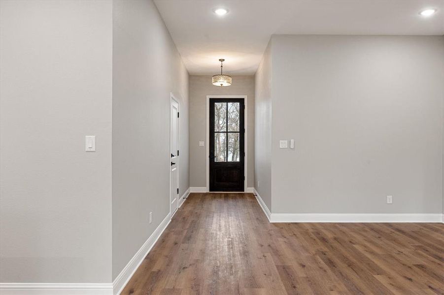 Spacious, unfurnished interior of a new home in , Corsicana (Image 16).