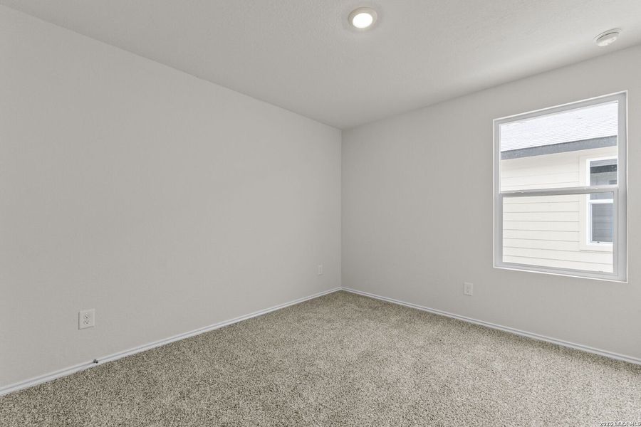 Spacious, unfurnished interior of a new home in Spring Valley, New Braunfels (Image 18).