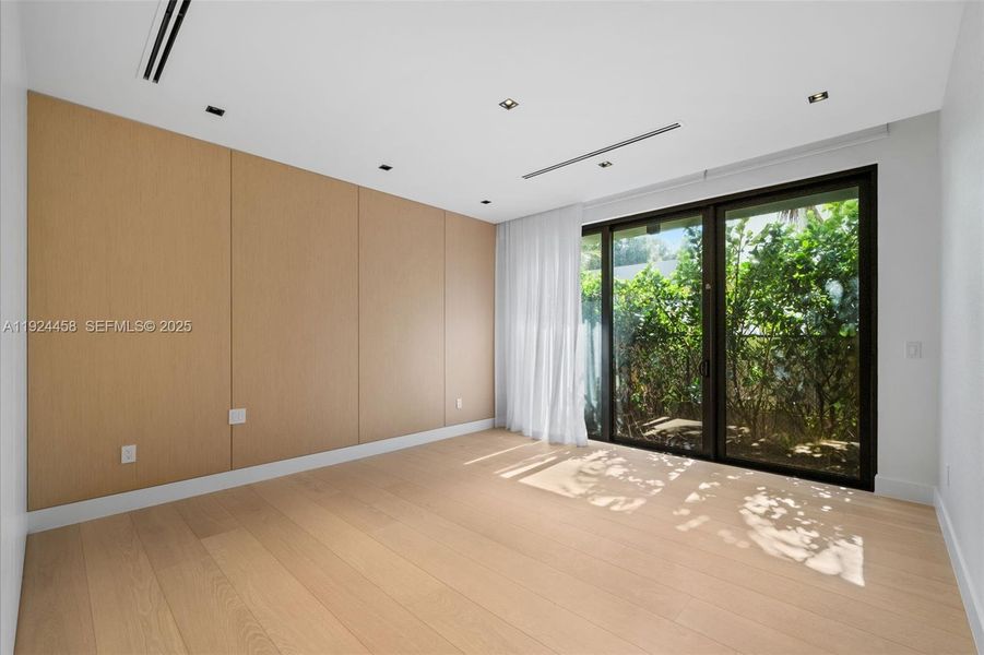 Image 34 of a home in .