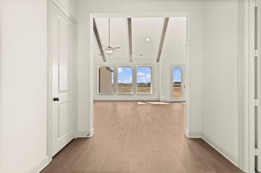 Spacious, unfurnished interior of a new home in Levante - 1 Acre Lots, Waxahachie (Image 21). Spacious, unfurnished interior of a new home in Levante - 1 Acre Lots, Waxahachie (Image 21).