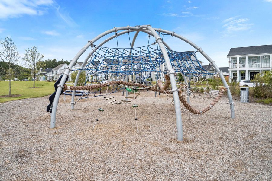 Community amenities in , Summerville (Image 29).