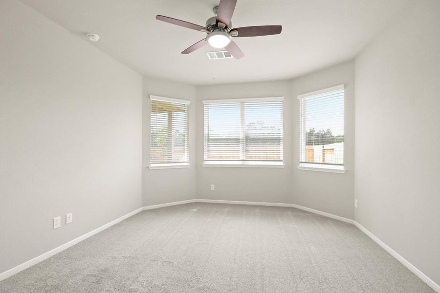 Spacious, unfurnished interior of a new home in Mackenzie Creek, Conroe (Image 11). Spacious, unfurnished interior of a new home in Mackenzie Creek, Conroe (Image 11).
