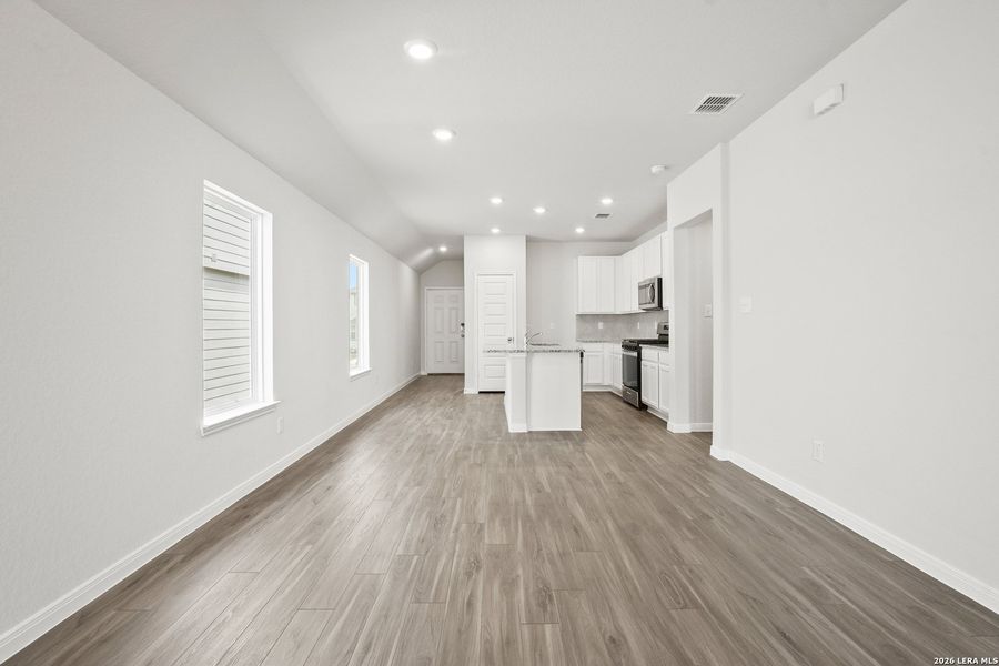 Spacious, unfurnished interior of a new home in Hickory Ridge, Elmendorf (Image 23).