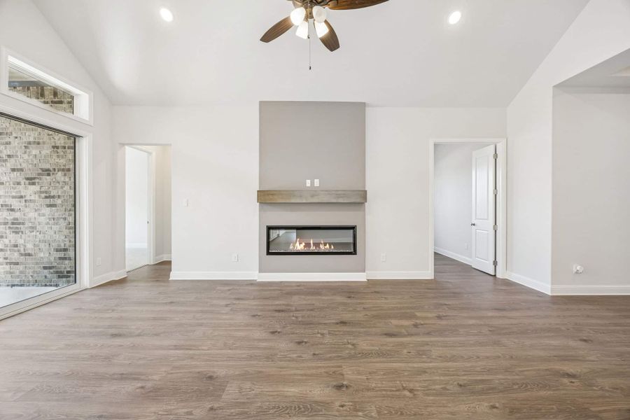 Spacious, unfurnished interior of a new home in Westside Preserve, Midlothian (Image 25).