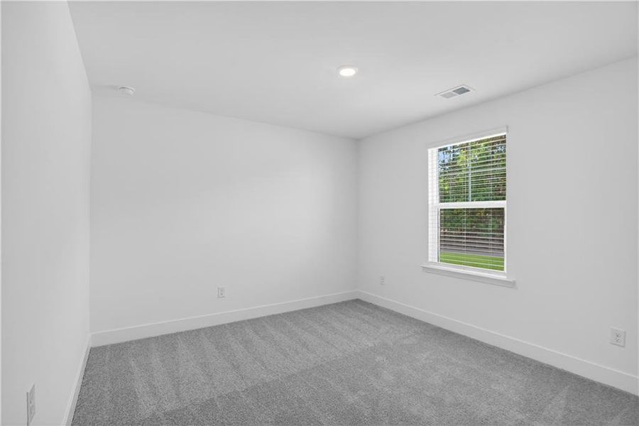 Spacious, unfurnished interior of a new home in Shadow Creek, Jackson (Image 30).