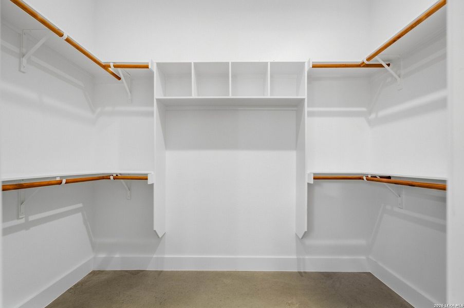 Spacious, unfurnished interior of a new home in , Stockdale (Image 23).