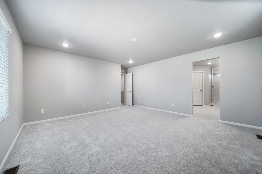 Spacious, unfurnished interior of a new home in Sky Ranch, Watkins (Image 19). Spacious, unfurnished interior of a new home in Sky Ranch, Watkins (Image 19).